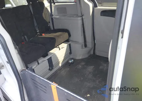 2016 Dodge Grand Caravan Sxt z USA, uszkodzony, nr VIN 2C4RDGCG2GR352736